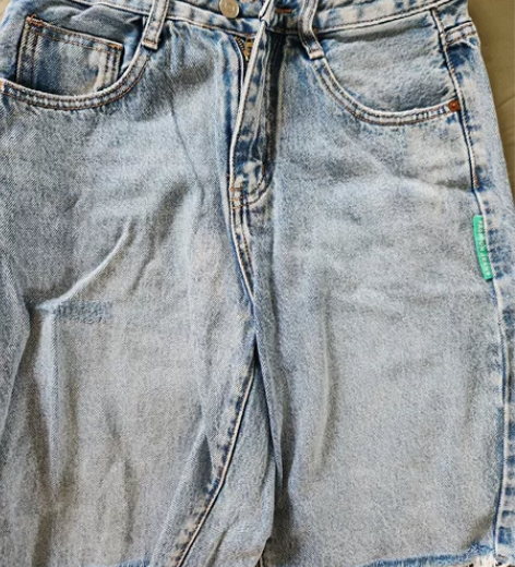 牛仔五分短裤，纱裙 都是 m 码 不是韩国...
