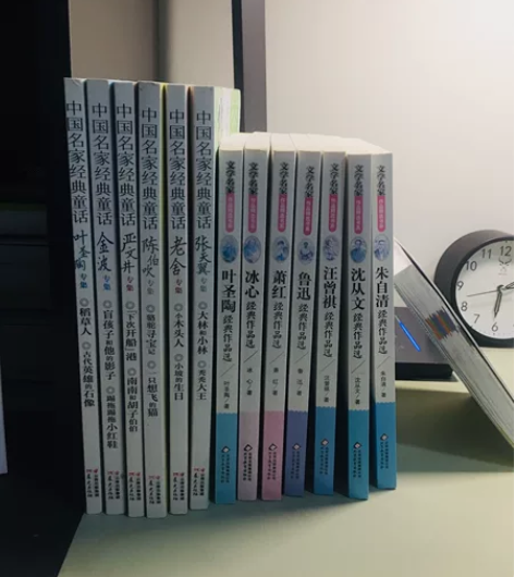 走进名家作品阅读文学经典，精选名家作品，涵...