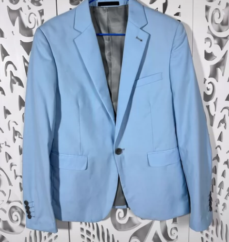 浅蓝色男士西装 48码m码 肩宽41胸围8...