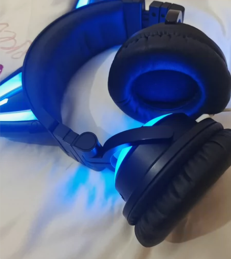 妖舞猫耳耳机 功能完好只有耳机和盒子