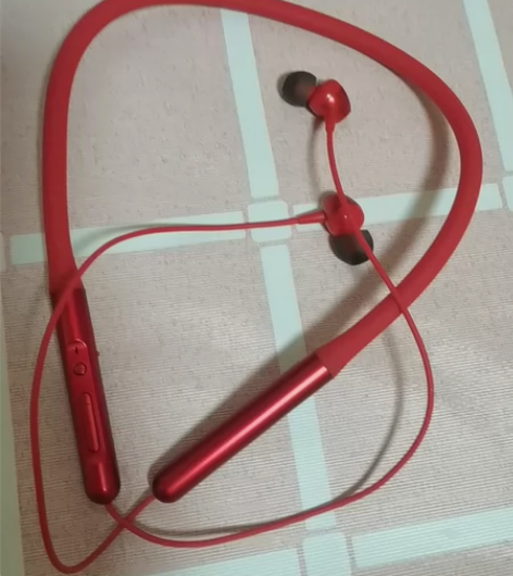 挂脖式运动耳机闲置出售 功能完好 尽量自提...