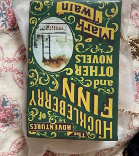 书本单肩包，马克吐温历险记 感兴趣的话点“...