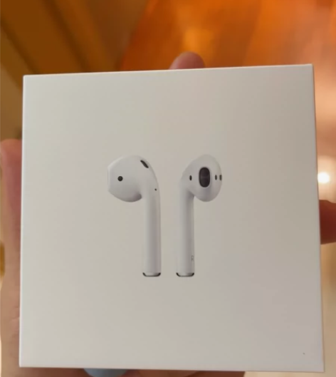 全新AirPods 买mac送的，未激活未...