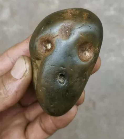 《呐喊》大湾石4*7*3cm(无座) 感兴...