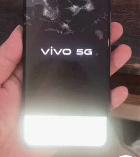 vivo x70t  12+256，摔了，...