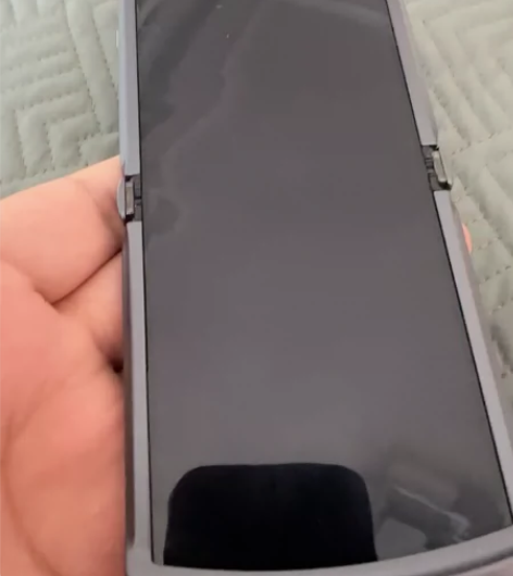 摩托罗拉 刀锋一代 屏幕小瑕疵 正常使用没...