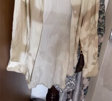 ur防晒衬衫，纯棉，有绸质感，衣长72左右...