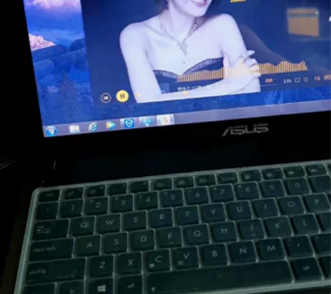 华硕y581c笔记本，三星（触摸）屏，屏幕...