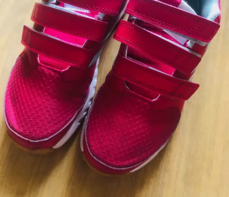 女童运动鞋，34码，阿迪达斯Adidas正...