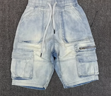 特价，潮牌牛仔短裤，洗水牛仔面料，多口袋设...