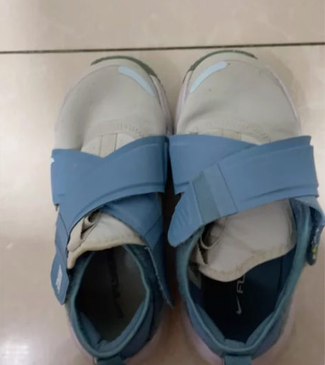 Nike儿童飞碟鞋 购于专柜，12C，内长...