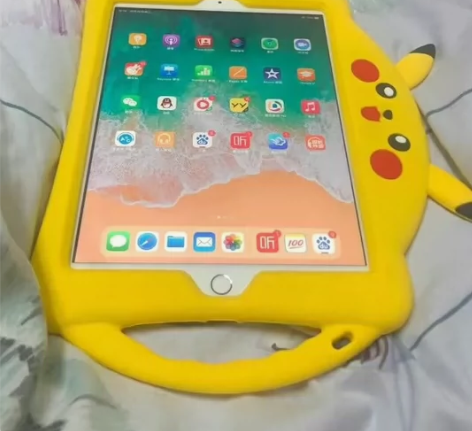 女大学生出自用闲置ipad4。便宜卖二手平...