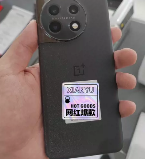 一加11 黑色，16+256，官网价439...