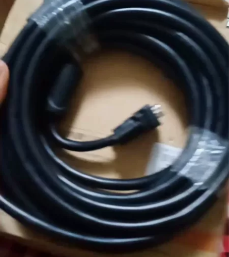 全新威讯VGA线（3+6）双磁环黑色8米公...