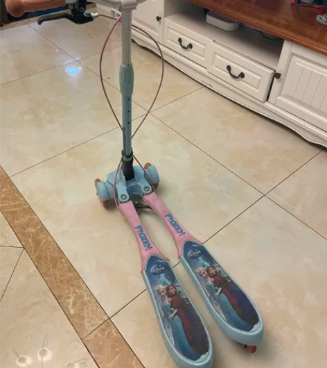 迪士尼艾莎剪刀车，孩子大了用不上，有需要的...