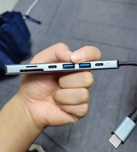 【全新未使用】type-c七合一多功能扩展...