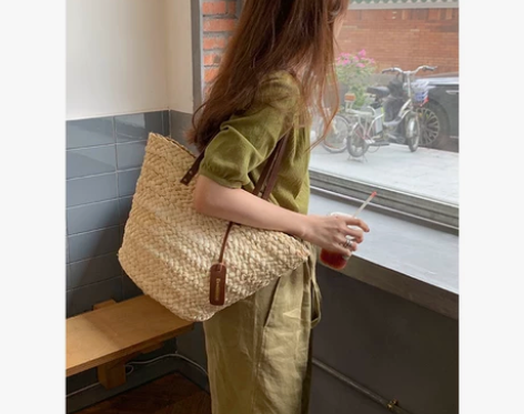 里洛家法式单肩大容量玉米皮编织手提草编包菜...