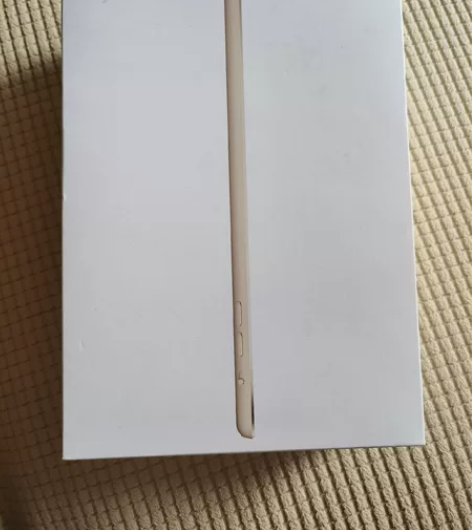 个人闲置苹果平板出售 感兴趣的话点“我想要...