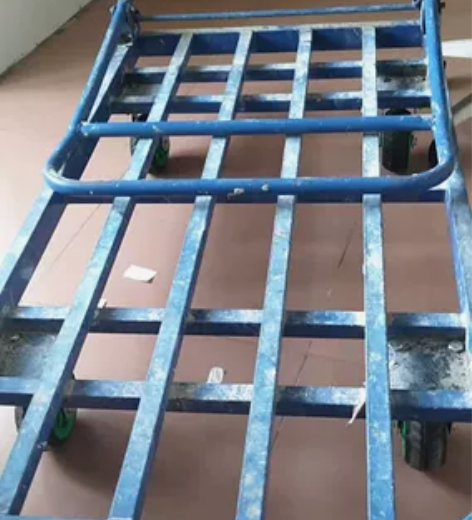 出售一个1.2米长的大拖车，静音大轮子，由...