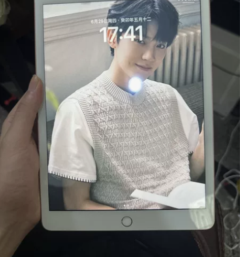 国行原内存靓机IPad 2020 10.2...