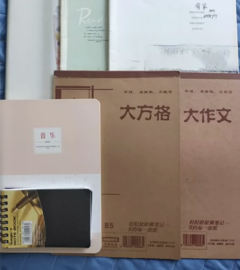 本子福袋（右上两笔记本有用过几页撕掉了，还...