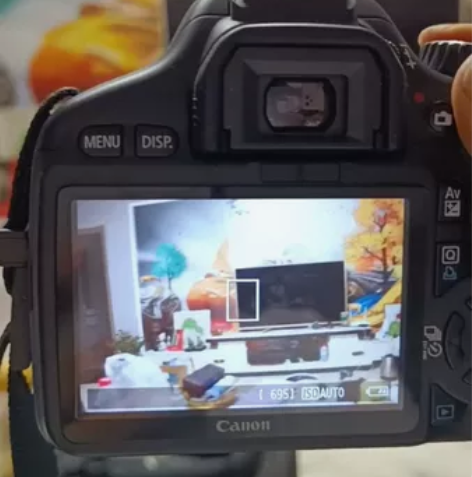 佳能550D单反单机，配18-55镜头。新...