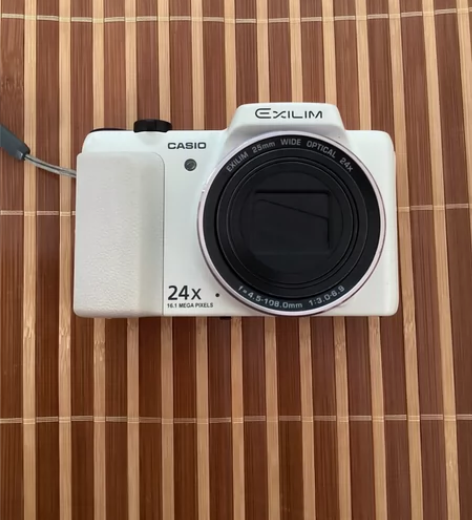 ?卡西欧h60，小长焦镜头，24倍光学变焦...