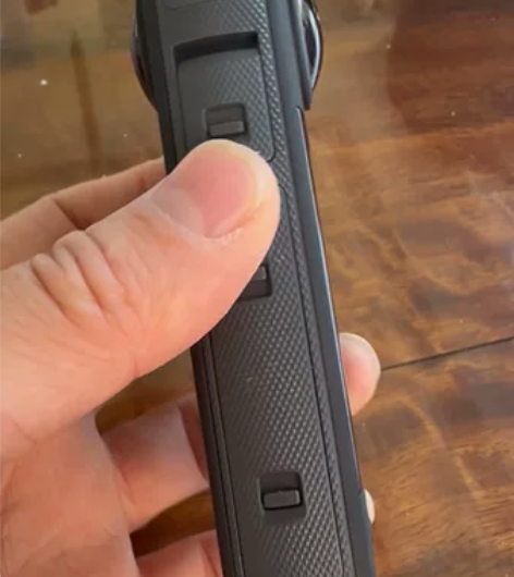 insta360 one x3，仅仅柜台展示，闪迪128内存...