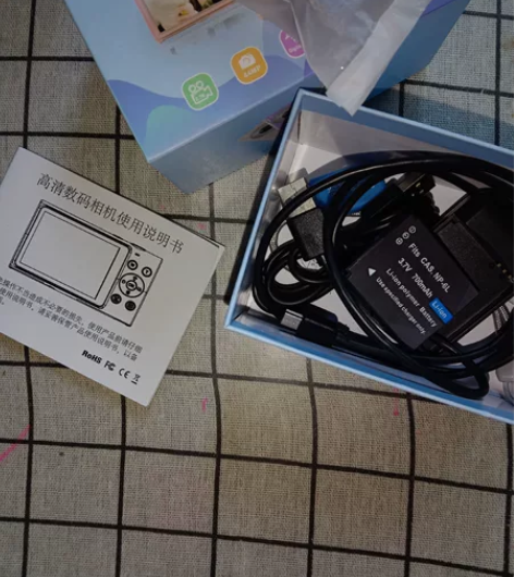 索达佳小相机ccD，学生校园记录很不错，可...