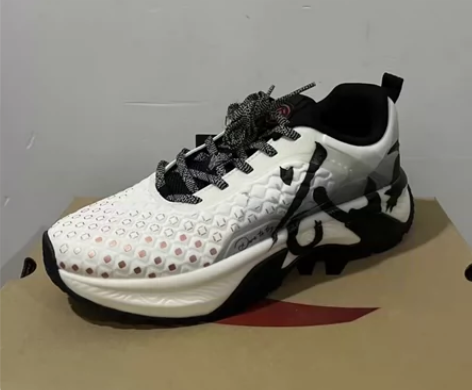 全新正品安踏38.5码 无原鞋盒