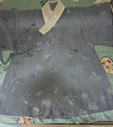 兰若庭如意松鼠上衣 感兴趣的话点“我想要”...