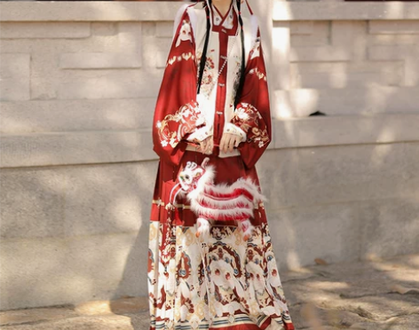 青衣华裳原创福兔啾啾汉服女明制方领刺绣比甲...