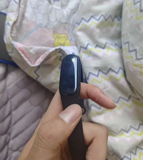 小米5手环，原装充电器，右下角有点划痕 感...