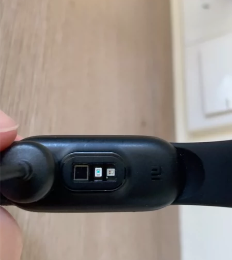 小米6功能全好只屏幕有点正常使用痕迹 因为...