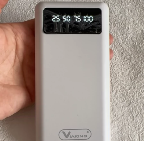 自带四线充电宝 10000毫安，适用于多种...