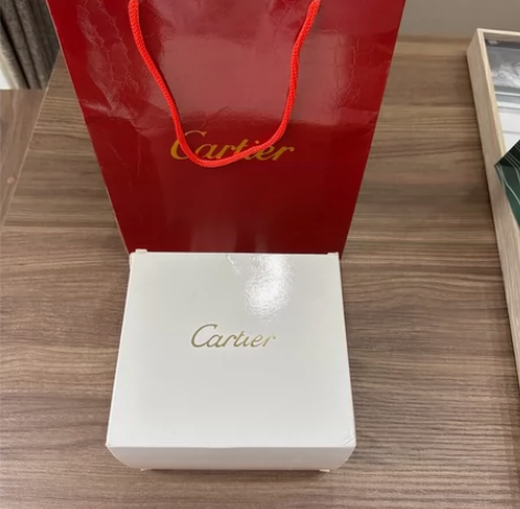 卡地亚 Cartier 手表盒 包含手提袋...