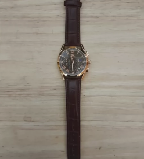 出几只闲置手表，都是自己买的，有些有盒子，...