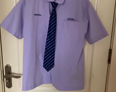 男款二准新泰国校服～送领带 包邮费 偏远地...