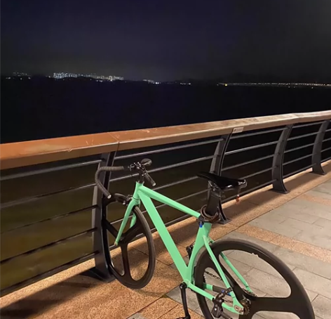 荧光绿三刀死飞单车，可刀，自提 感兴趣的话...