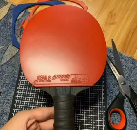 某球馆倒闭，原价一千多一套斯蒂卡比赛乒乓球...