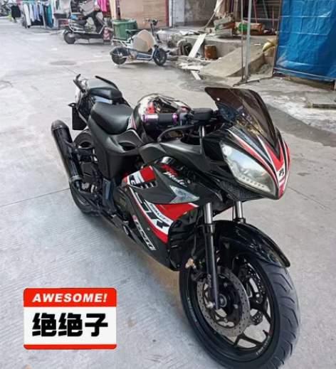 黑色gsr跑车，二手9成新。车况完美，发动...