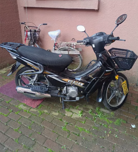 宗申125摩托出售，原价4000多。发票都...