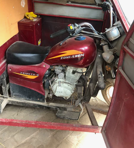 宗申125，高低速，还有一辆老年乐车，也是...