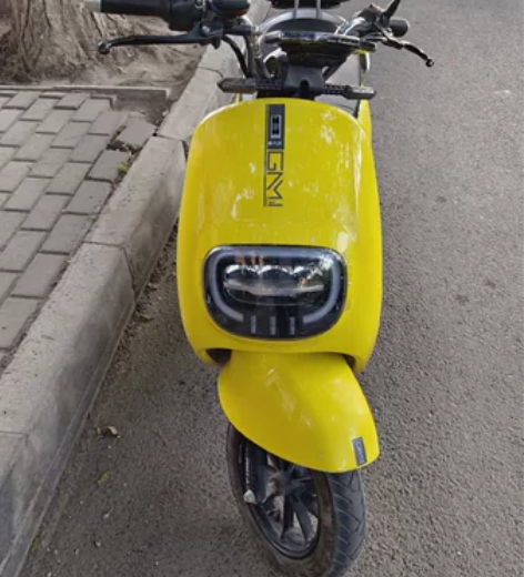 新大洲本田电动自行车，三档变速，新换的石墨...