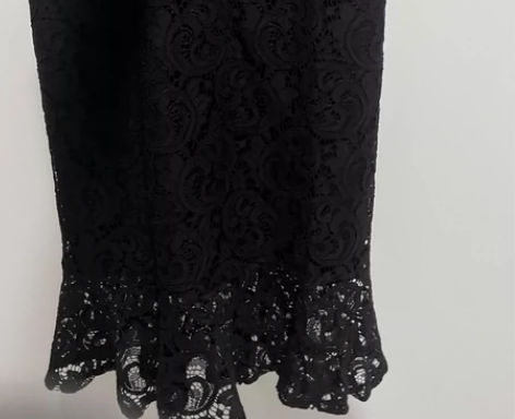 朋友送的包臀裙 全新 没穿过！ 感兴趣的话...