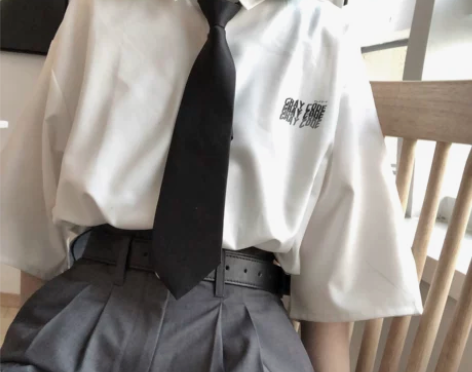 卖列表衣服送pinksavior恰同学少年...