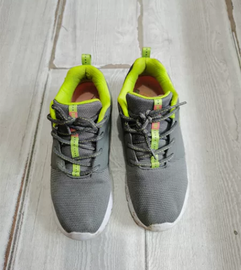 乔丹旅游鞋 38.5码 9层新 感兴趣的话...