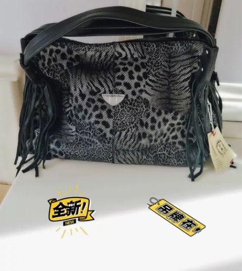 全新牛皮包 带吊牌 可单肩斜挎手提 感兴趣...