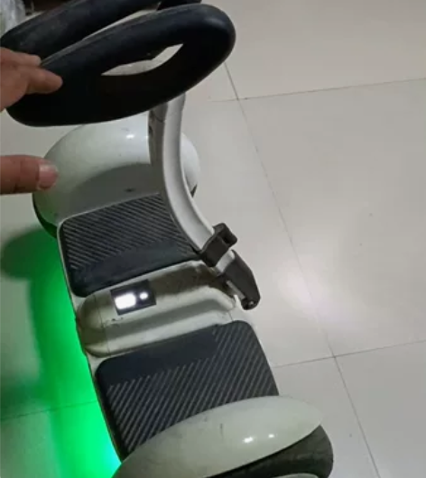电动智能平衡车，去年还是前年在桃花仑沃尔玛...