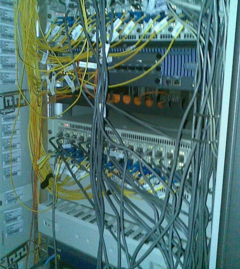 本人从事IT行业可以提供网络、服务器维护、...